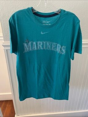 Nike Men’s Teal Mariners Graphic Tee